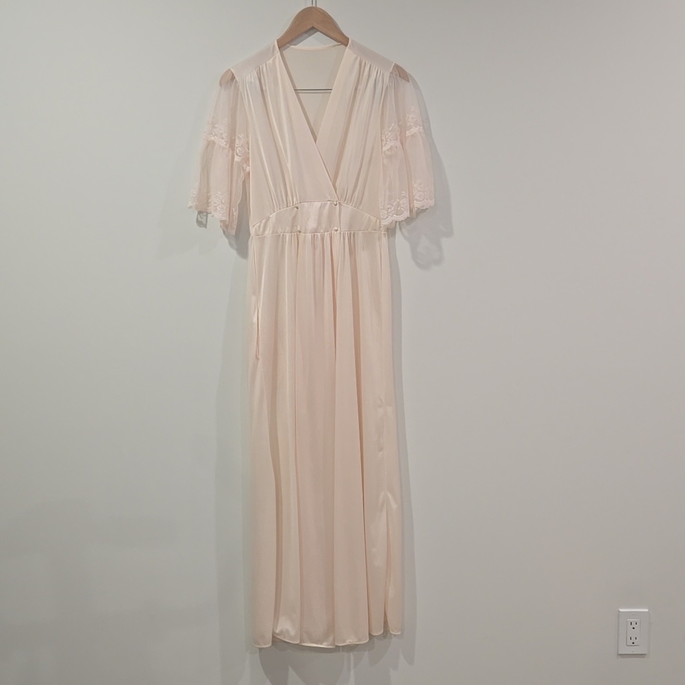 Vintage Soft Peach Negligee/Dressing Gown-Valentine's Day